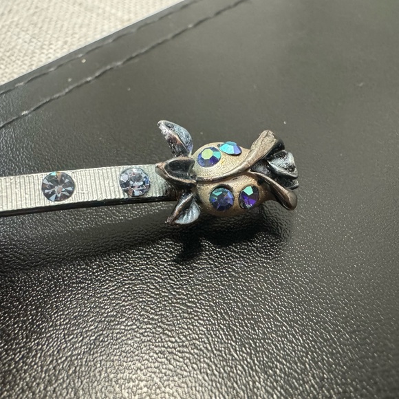 Brand new tulip hair clip - Picture 2 of 2